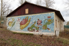 Mozaika v Milovicích  - sklad zdravotnického materiálu.